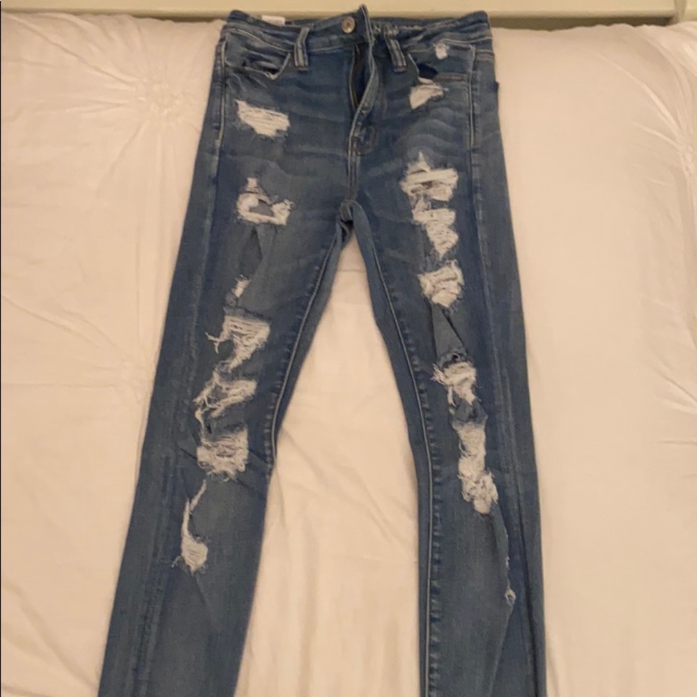 American Eagle Light Washed Ripped Skinny Jeans